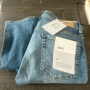 New with tags Edwin slim straight Bree crop in the color Boardwalk